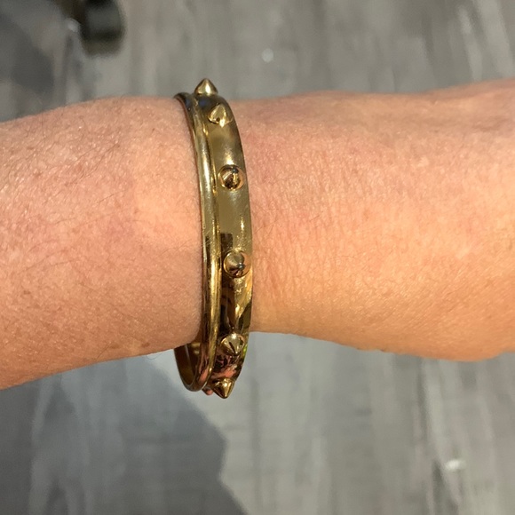 Two bracelets jewelry goldtone - Picture 2 of 5